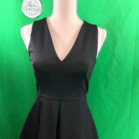 Lovers + Friends little black dress size small - Picture 7 of 7